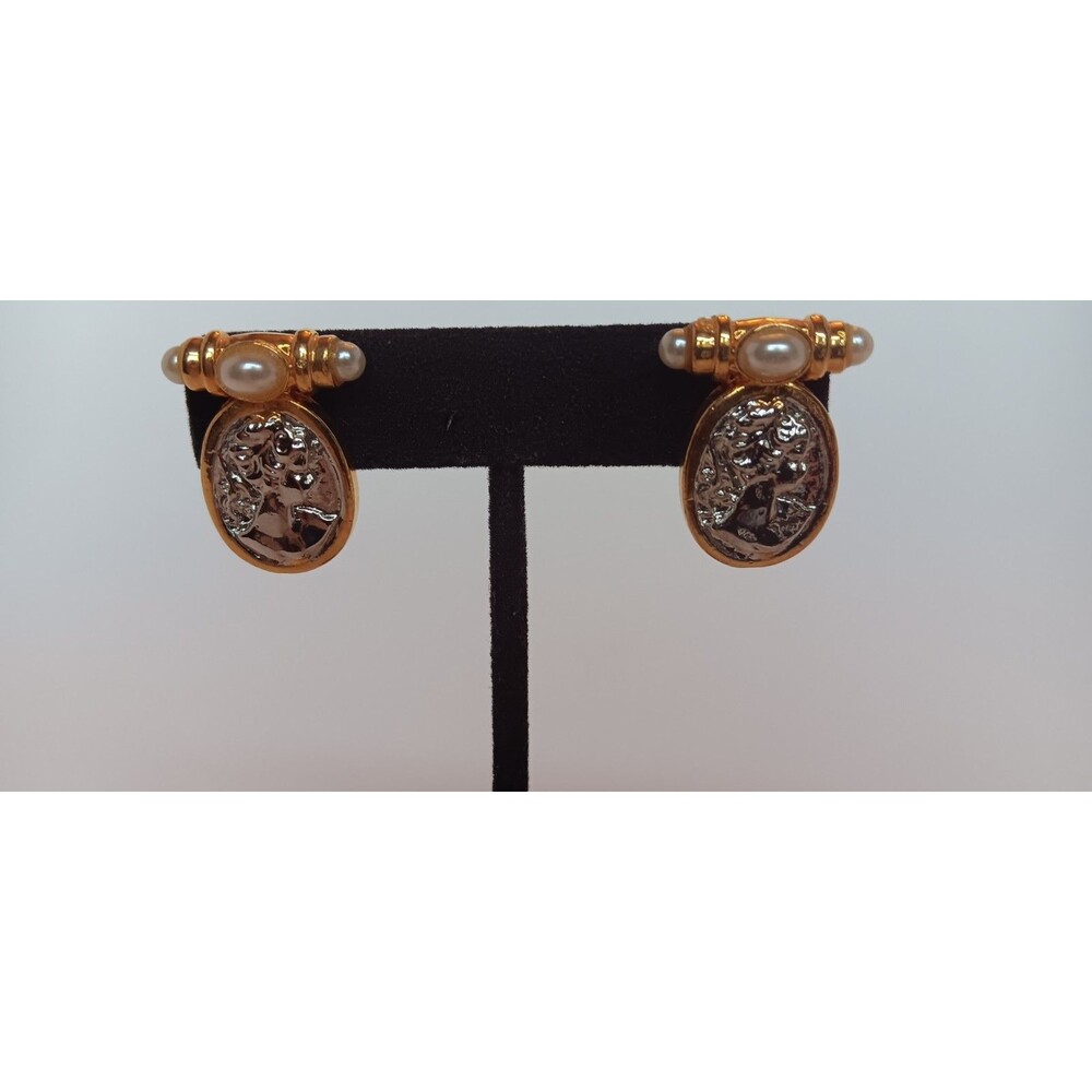Vintage Unsigned Gold & Silvertone Raised Cameo Faux Pearl Clip On Earrings 1 in